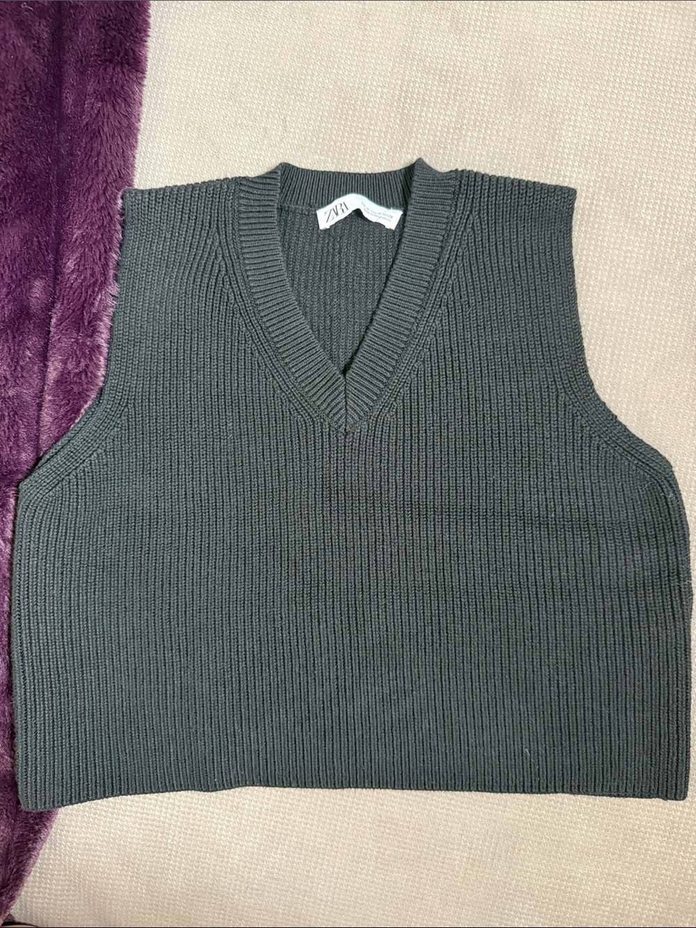 Zara Knit Sweater Vest Black V Neck Ribbed Size Medium - Picture 1 of 6
